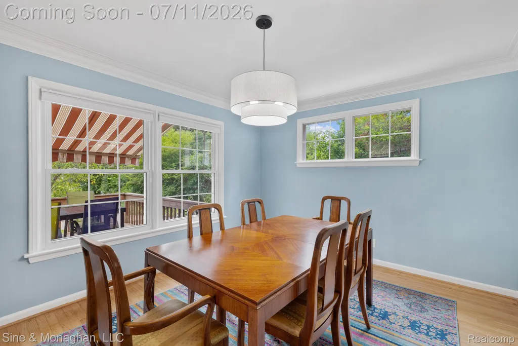 679 Neff Road Grosse Pointe City MI 48230