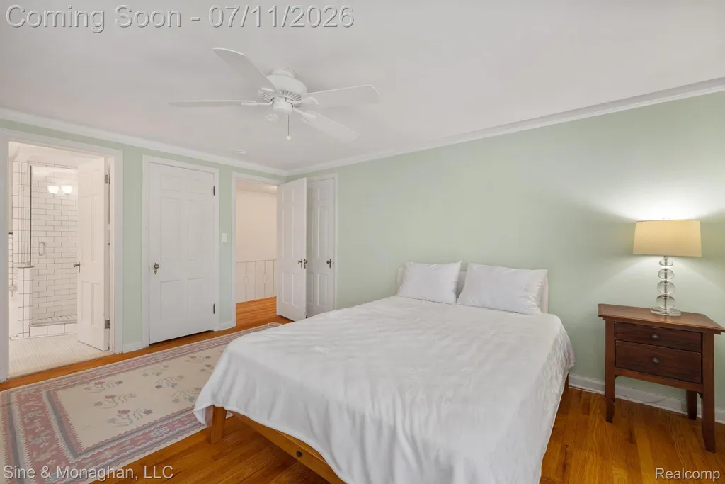 679 Neff Road Grosse Pointe City MI 48230