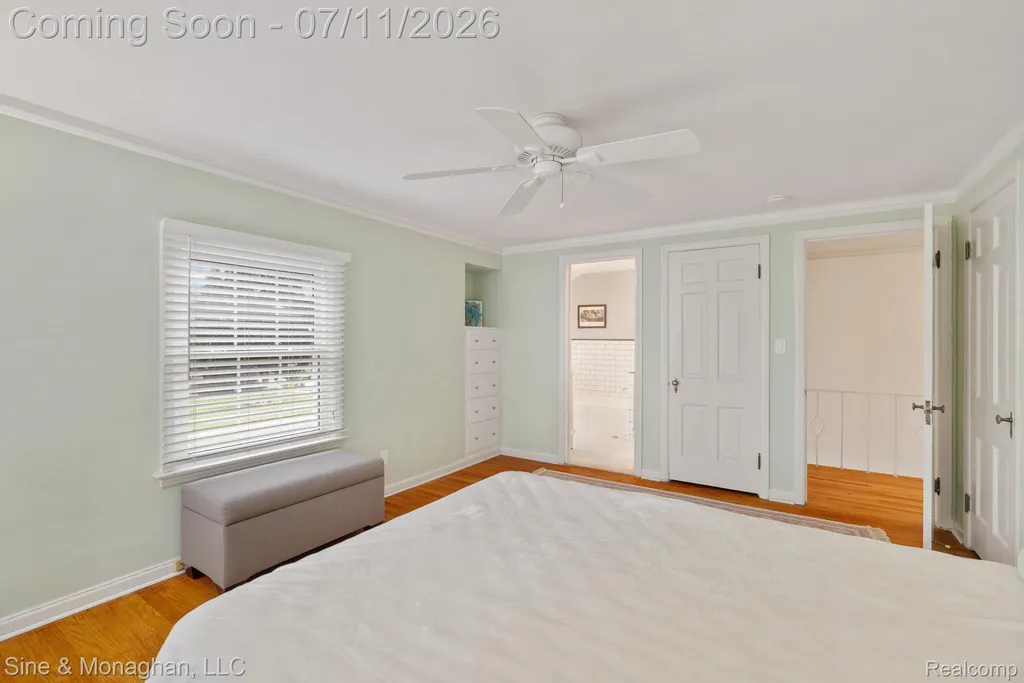 679 Neff Road Grosse Pointe City MI 48230