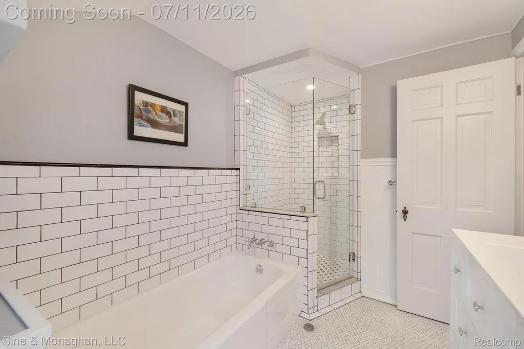 679 Neff Road Grosse Pointe City MI 48230