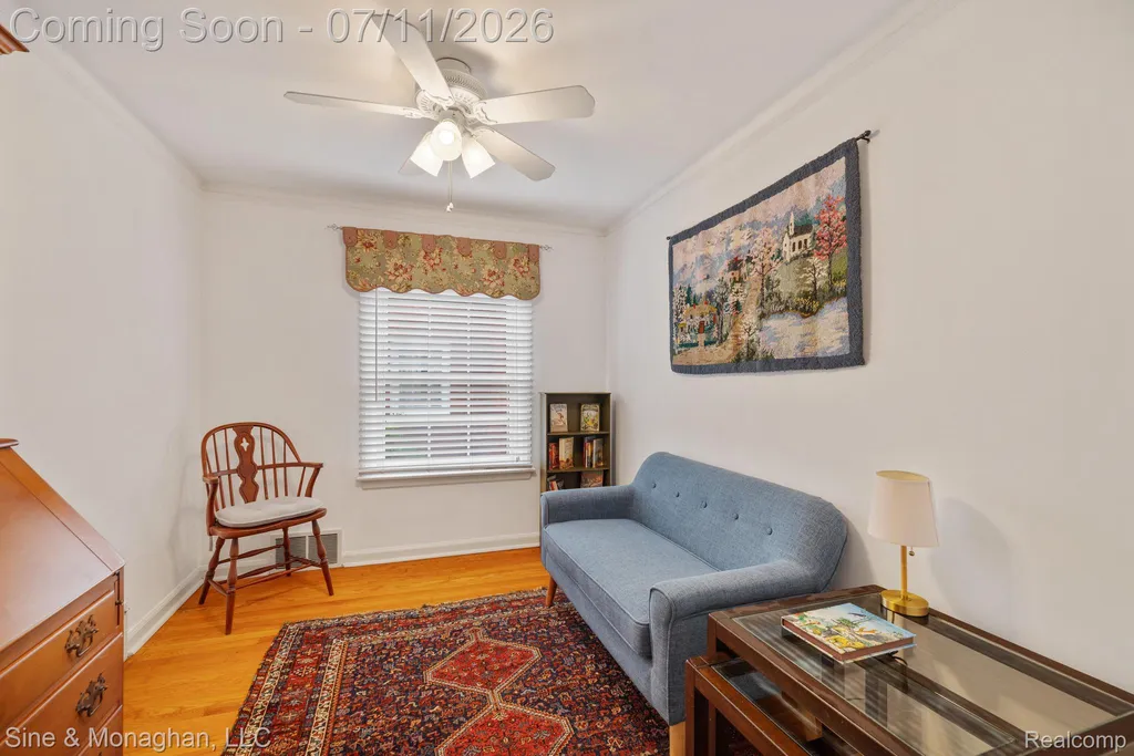 679 Neff Road Grosse Pointe City MI 48230