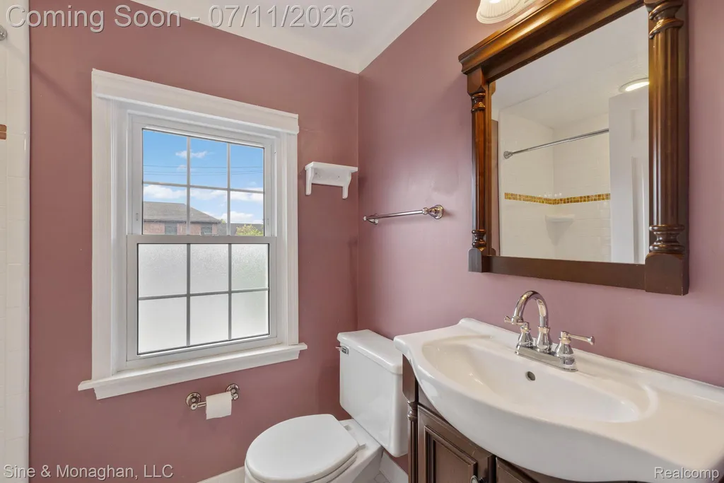 679 Neff Road Grosse Pointe City MI 48230