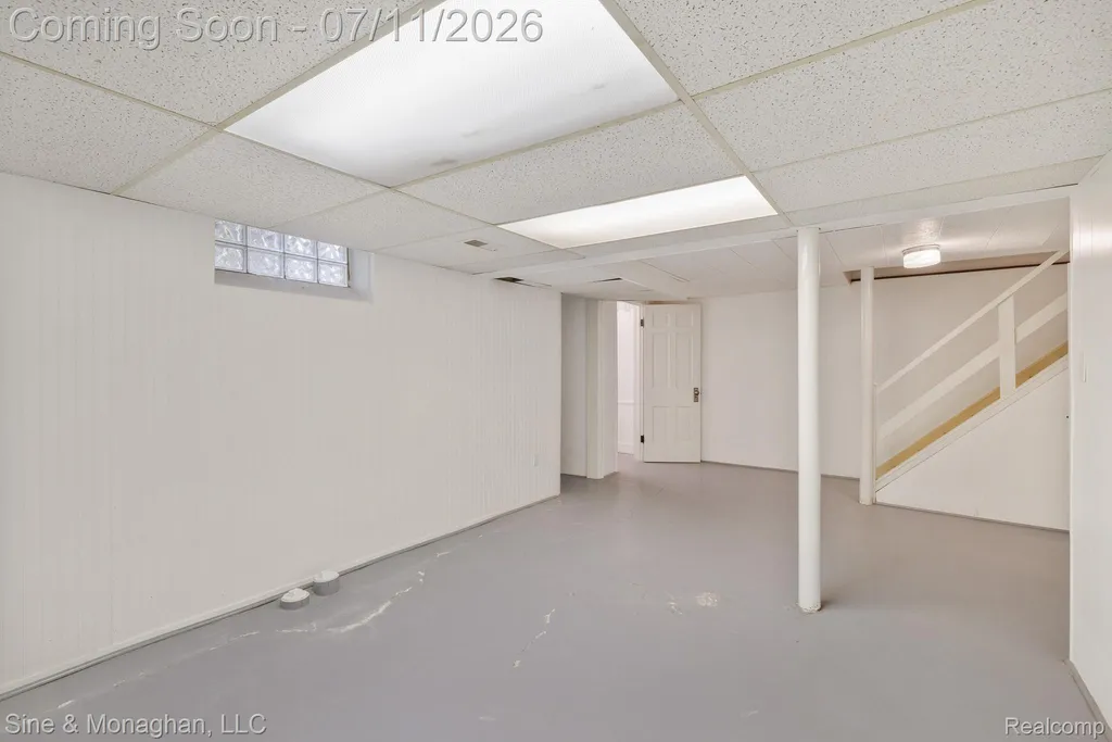 679 Neff Road Grosse Pointe City MI 48230