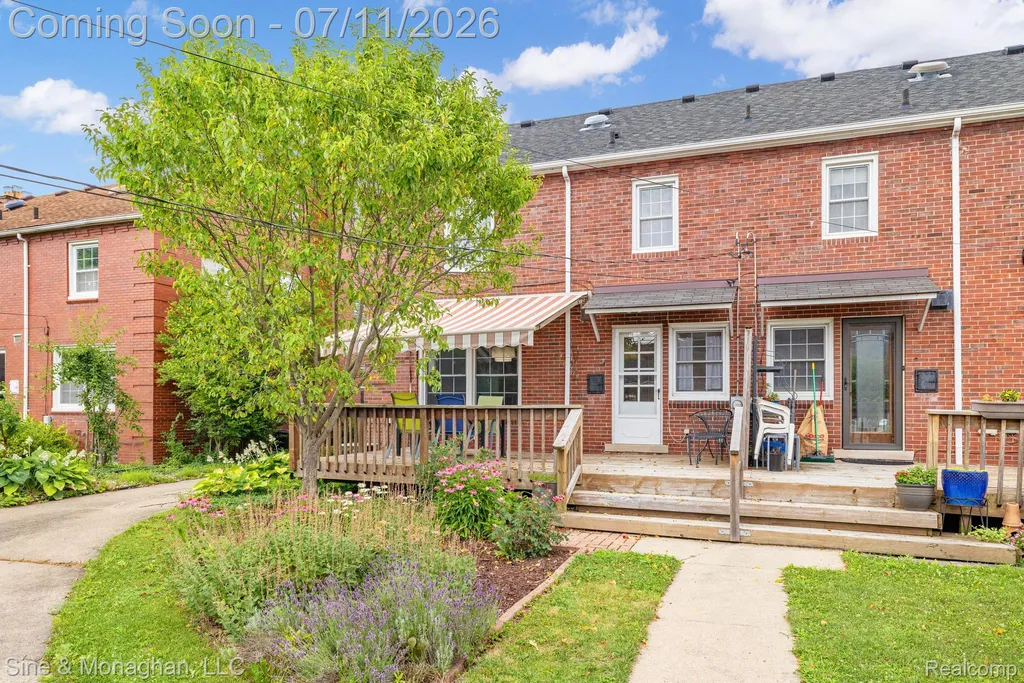 679 Neff Road Grosse Pointe City MI 48230