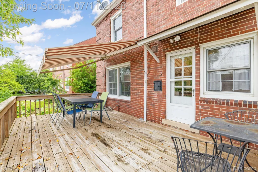679 Neff Road Grosse Pointe City MI 48230