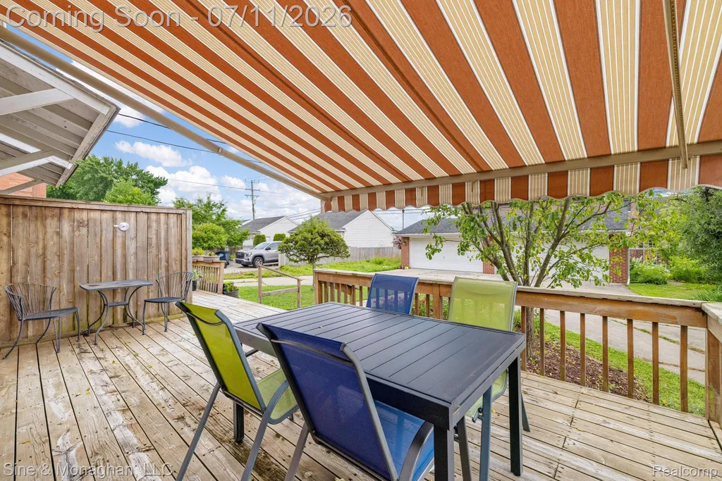 679 Neff Road Grosse Pointe City MI 48230
