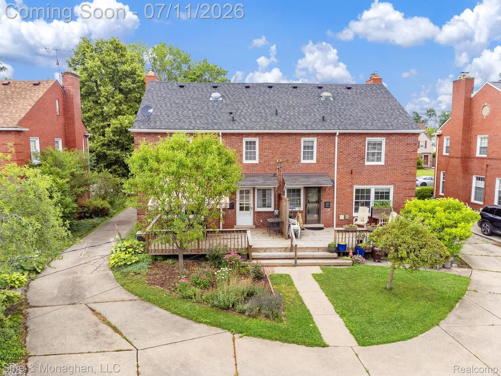 679 Neff Road Grosse Pointe City MI 48230