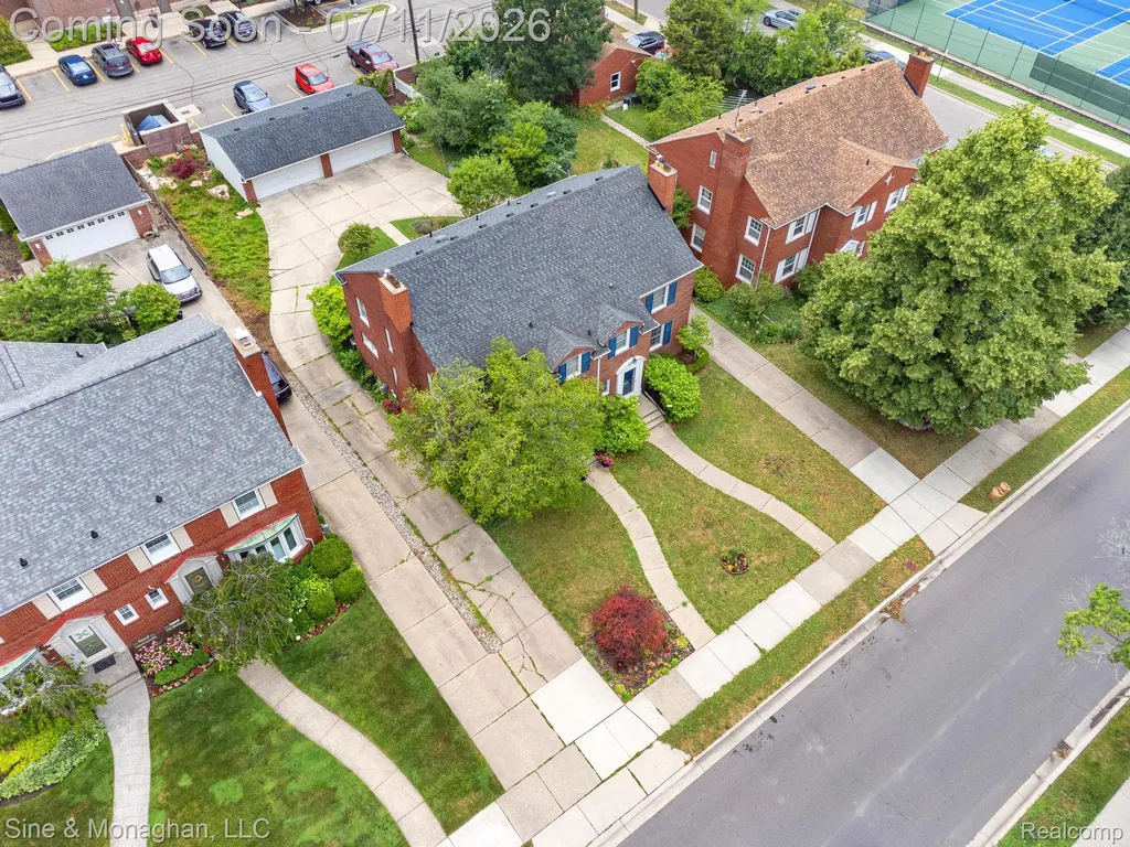 679 Neff Road Grosse Pointe City MI 48230