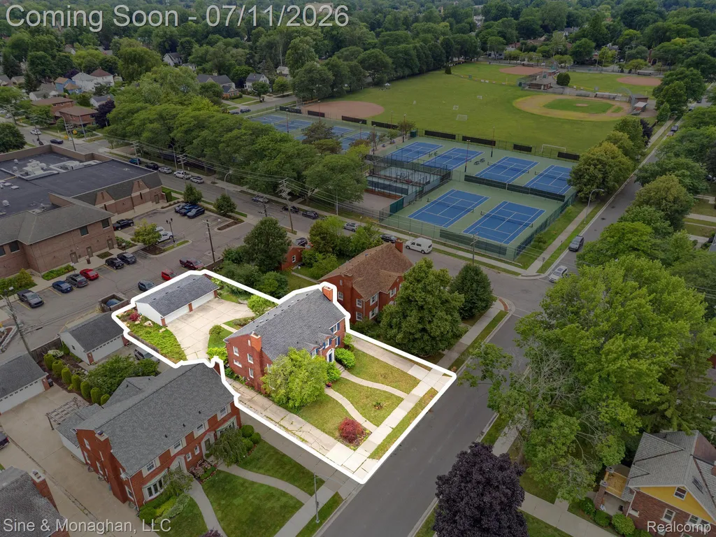 679 Neff Road Grosse Pointe City MI 48230