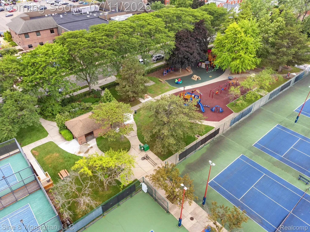 679 Neff Road Grosse Pointe City MI 48230