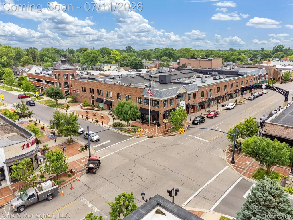 679 Neff Road Grosse Pointe City MI 48230