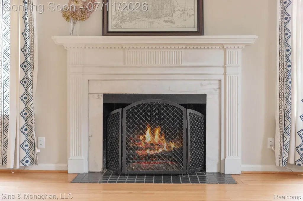 679 Neff Road Grosse Pointe City MI 48230