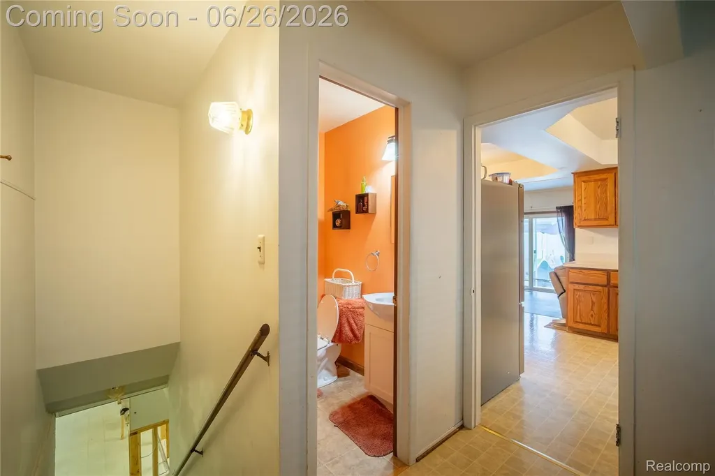 27131 Evelyn Avenue Brownstown Charter Township MI 48183