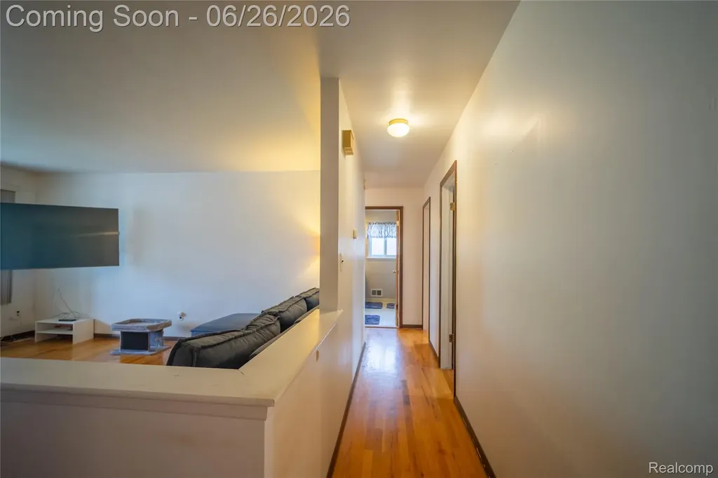 27131 Evelyn Avenue Brownstown Charter Township MI 48183