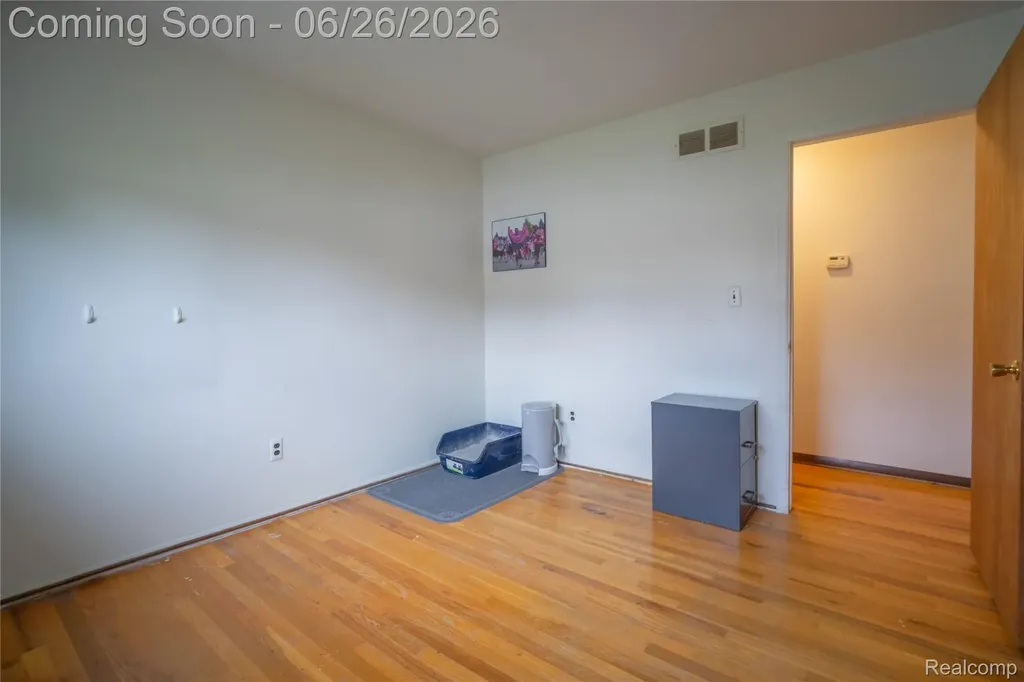 27131 Evelyn Avenue Brownstown Charter Township MI 48183