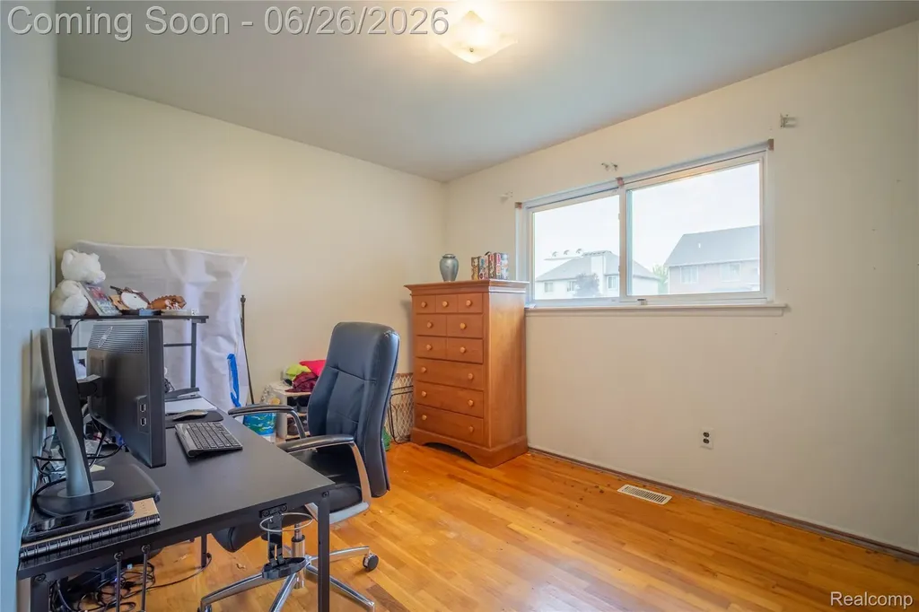 27131 Evelyn Avenue Brownstown Charter Township MI 48183
