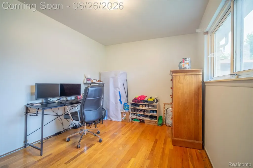 27131 Evelyn Avenue Brownstown Charter Township MI 48183