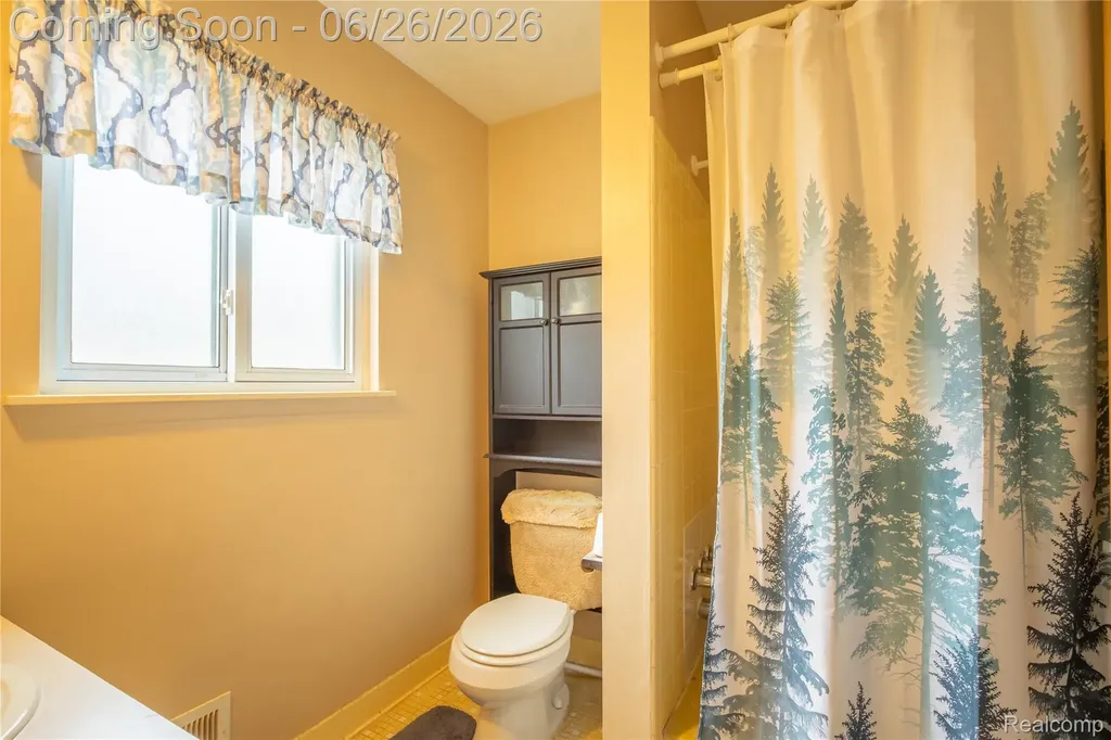 27131 Evelyn Avenue Brownstown Charter Township MI 48183