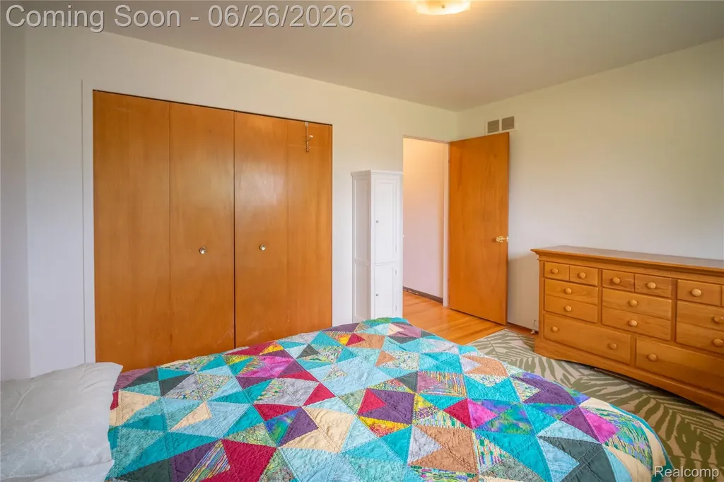 27131 Evelyn Avenue Brownstown Charter Township MI 48183