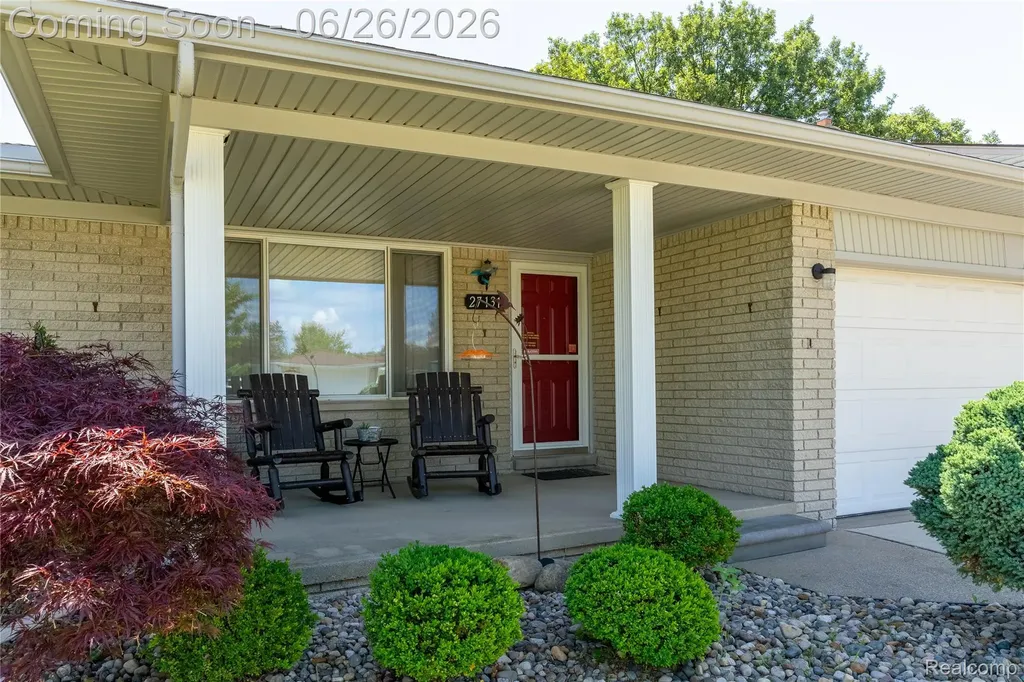 27131 Evelyn Avenue Brownstown Charter Township MI 48183