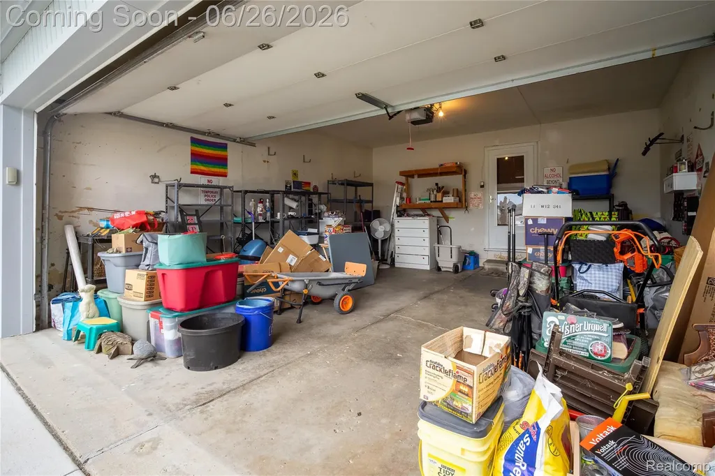 27131 Evelyn Avenue Brownstown Charter Township MI 48183