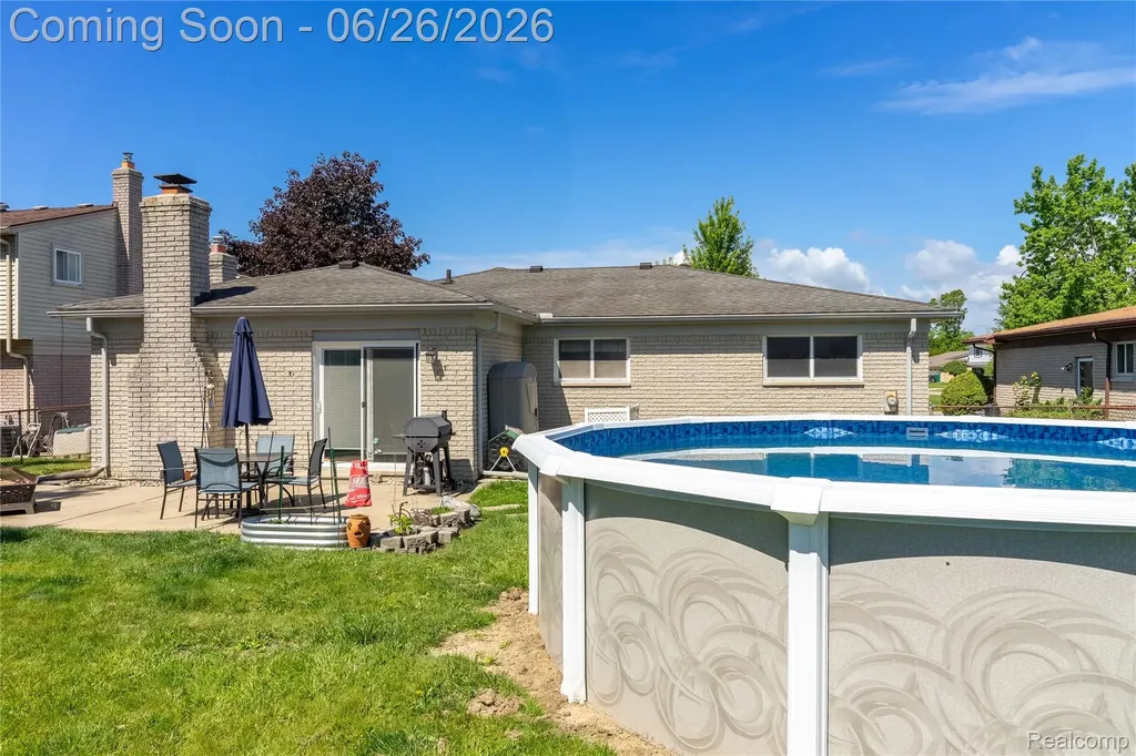 27131 Evelyn Avenue Brownstown Charter Township MI 48183