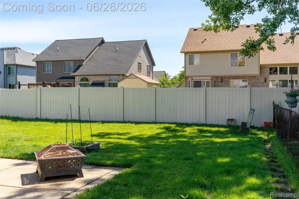 27131 Evelyn Avenue Brownstown Charter Township MI 48183