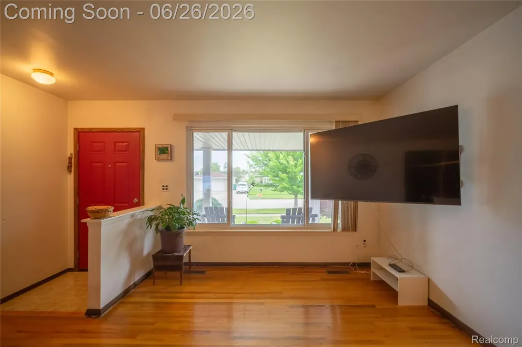 27131 Evelyn Avenue Brownstown Charter Township MI 48183