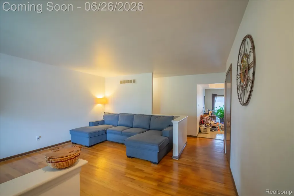 27131 Evelyn Avenue Brownstown Charter Township MI 48183