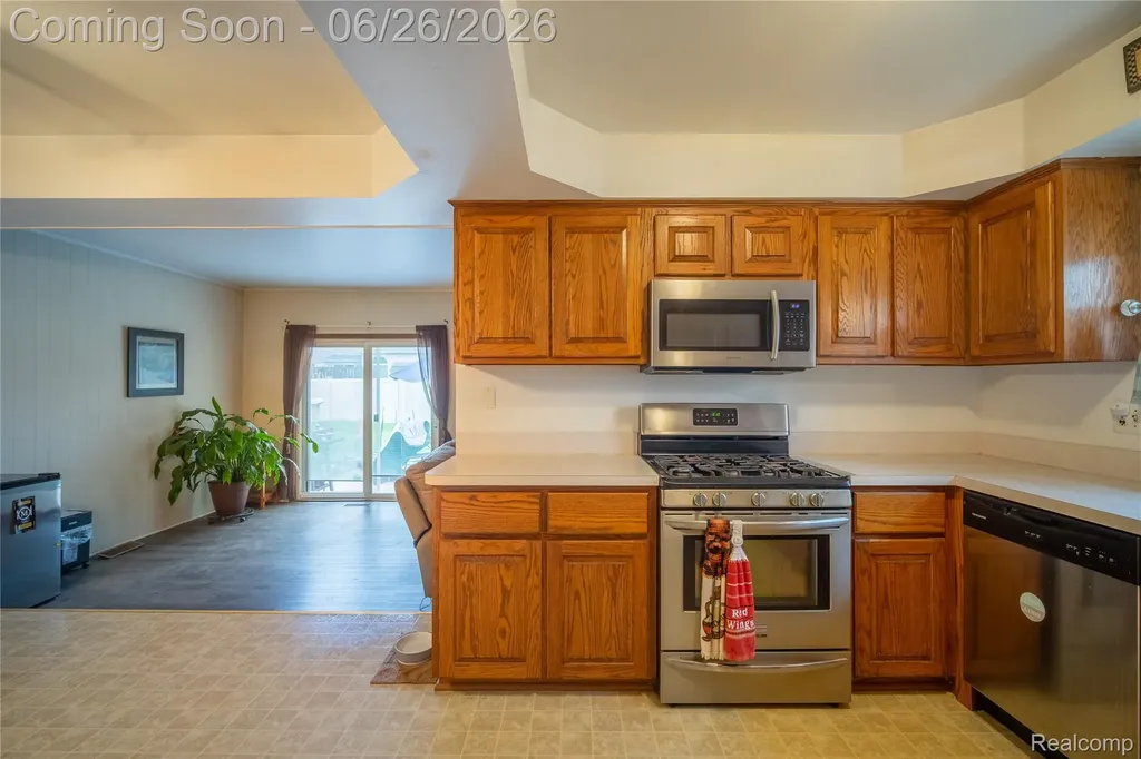 27131 Evelyn Avenue Brownstown Charter Township MI 48183
