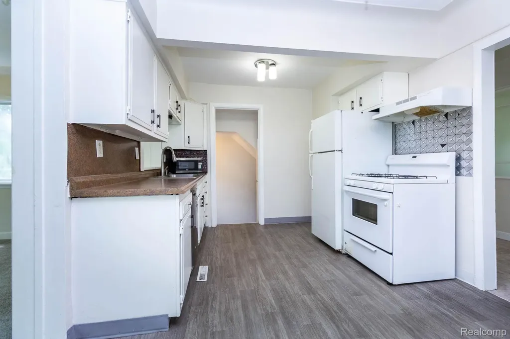 33627 Bock Street Garden City City MI 48135