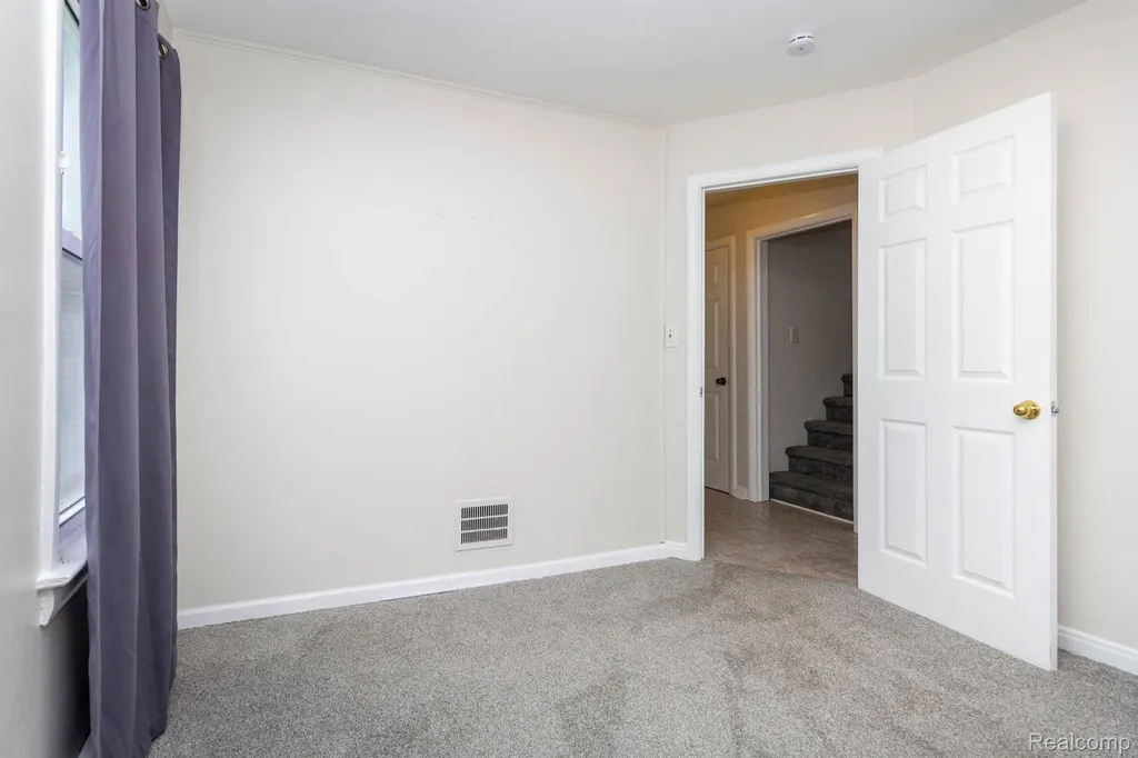 33627 Bock Street Garden City City MI 48135