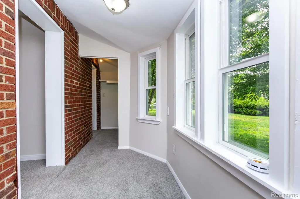 33627 Bock Street Garden City City MI 48135