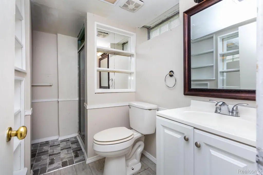 33627 Bock Street Garden City City MI 48135
