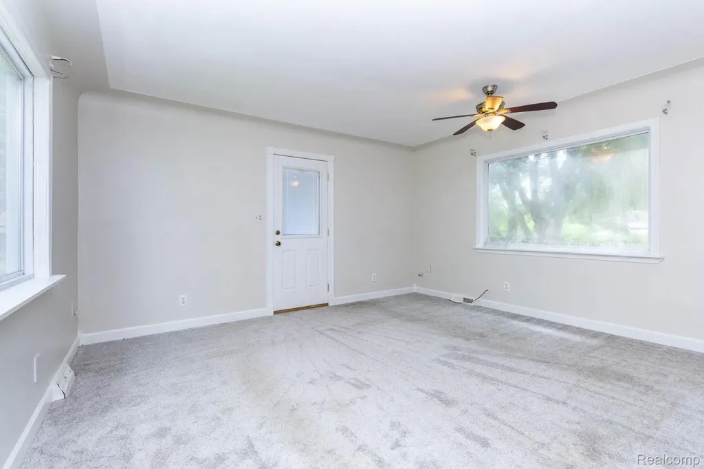 33627 Bock Street Garden City City MI 48135