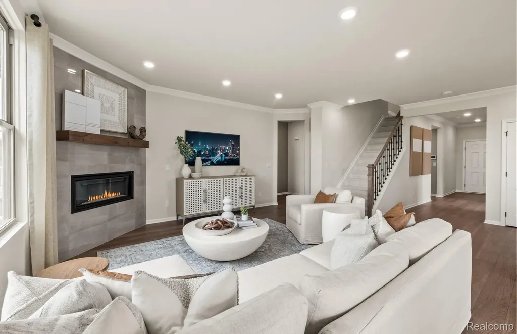 3069 Wyvern Lake Orion Village MI 48259