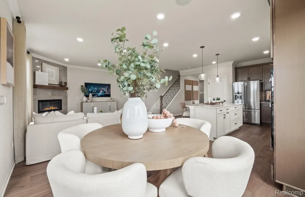 3069 Wyvern Lake Orion Village MI 48259