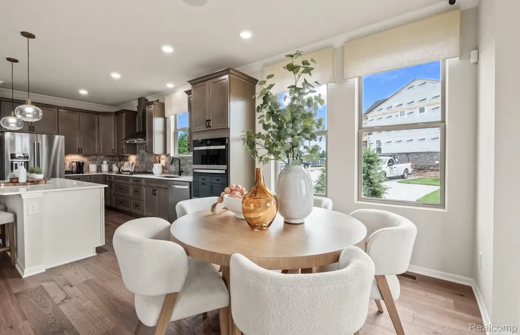 3069 Wyvern Lake Orion Village MI 48259