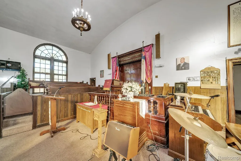 3768 Field Street Detroit City MI 48214