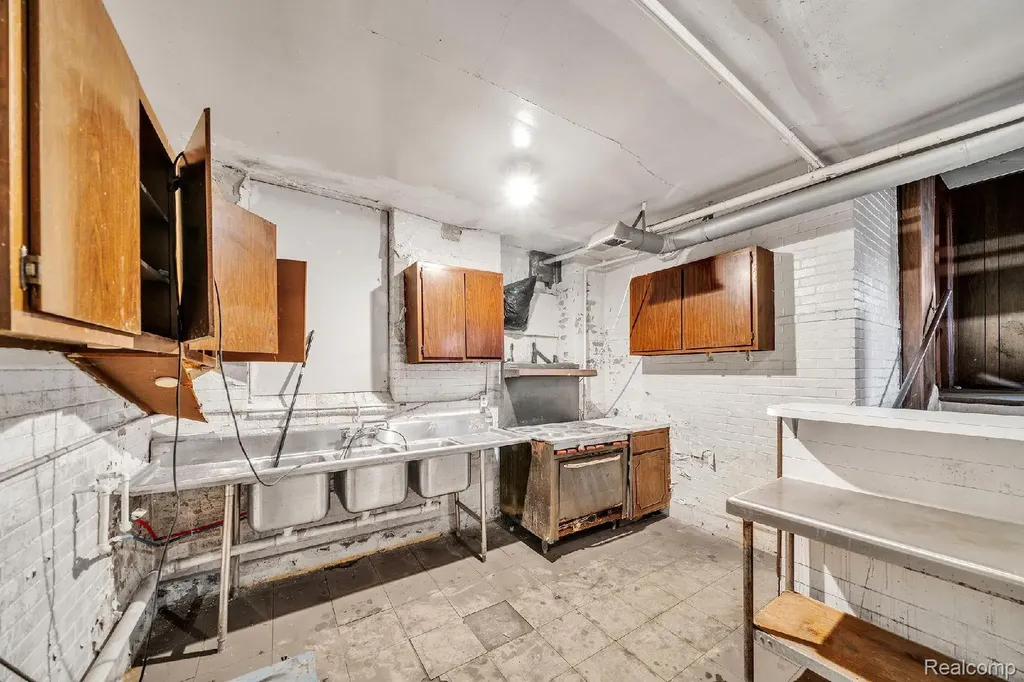 3768 Field Street Detroit City MI 48214
