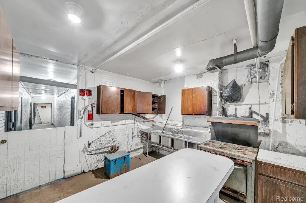 3768 Field Street Detroit City MI 48214