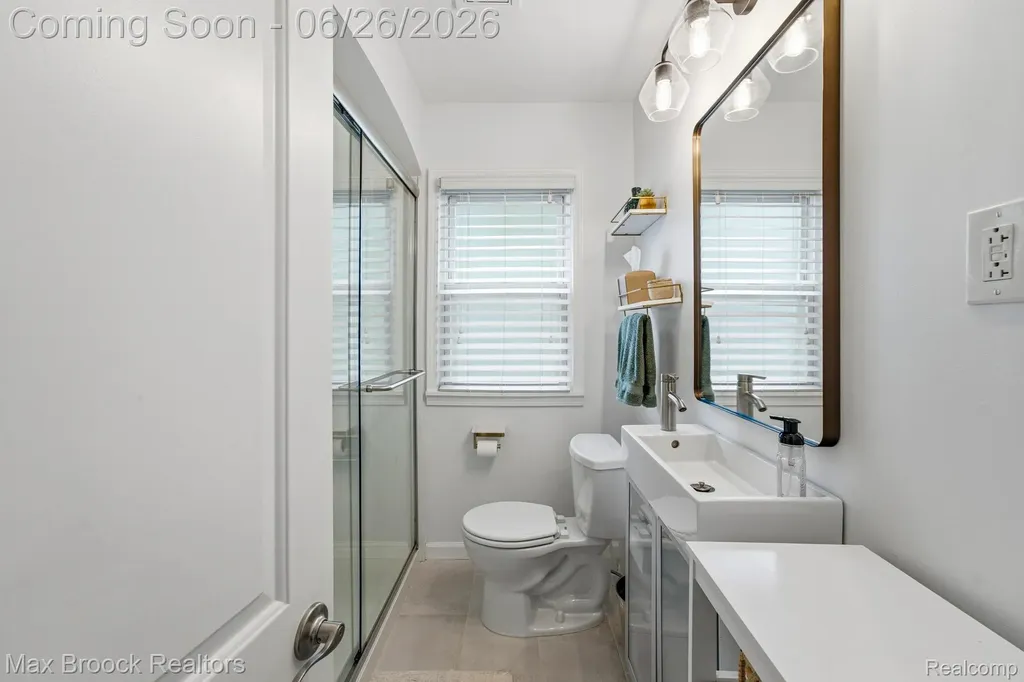 618 S Gainsborough Avenue Royal Oak City MI 48067