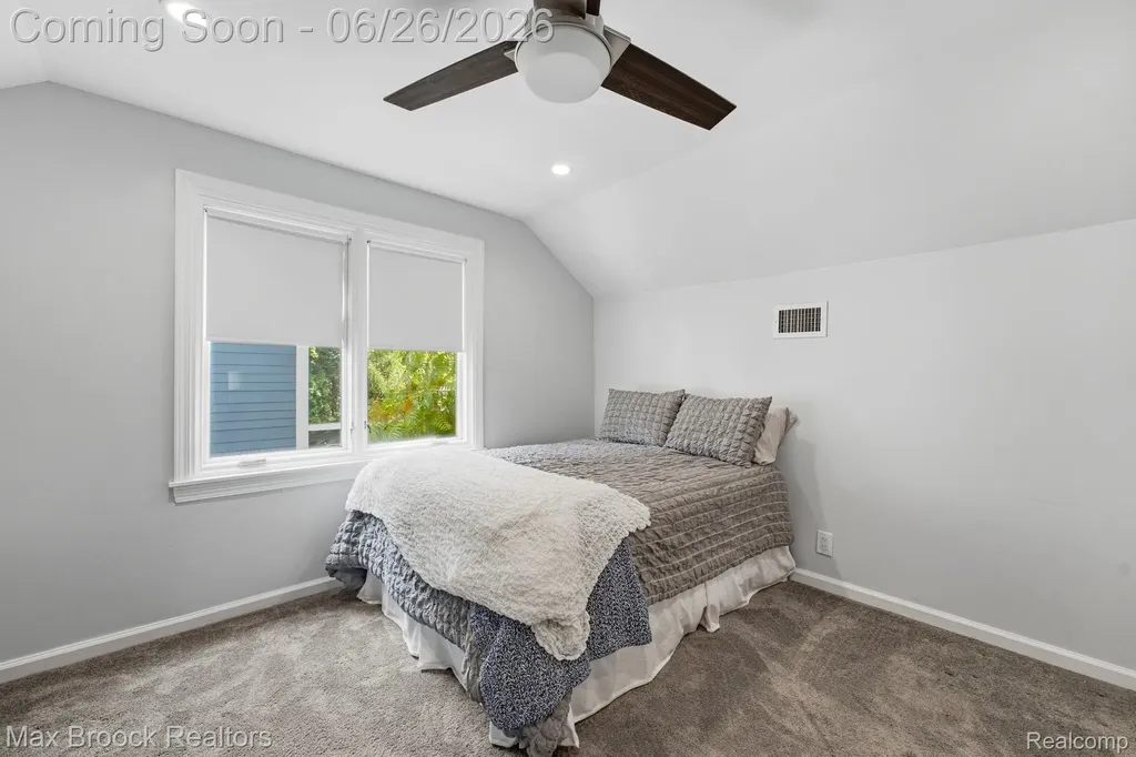 618 S Gainsborough Avenue Royal Oak City MI 48067