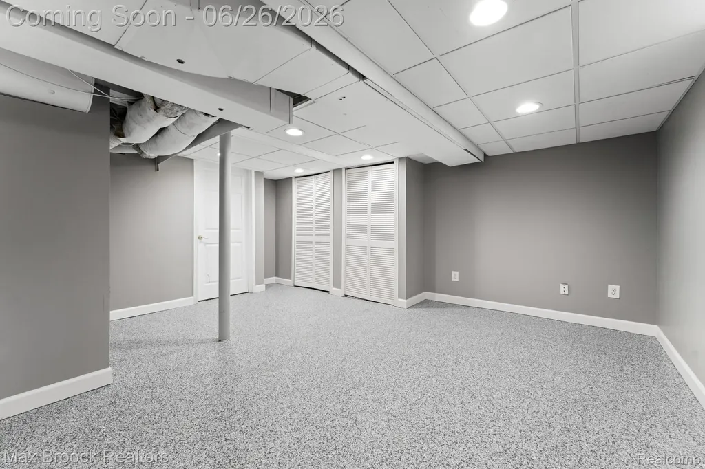 618 S Gainsborough Avenue Royal Oak City MI 48067