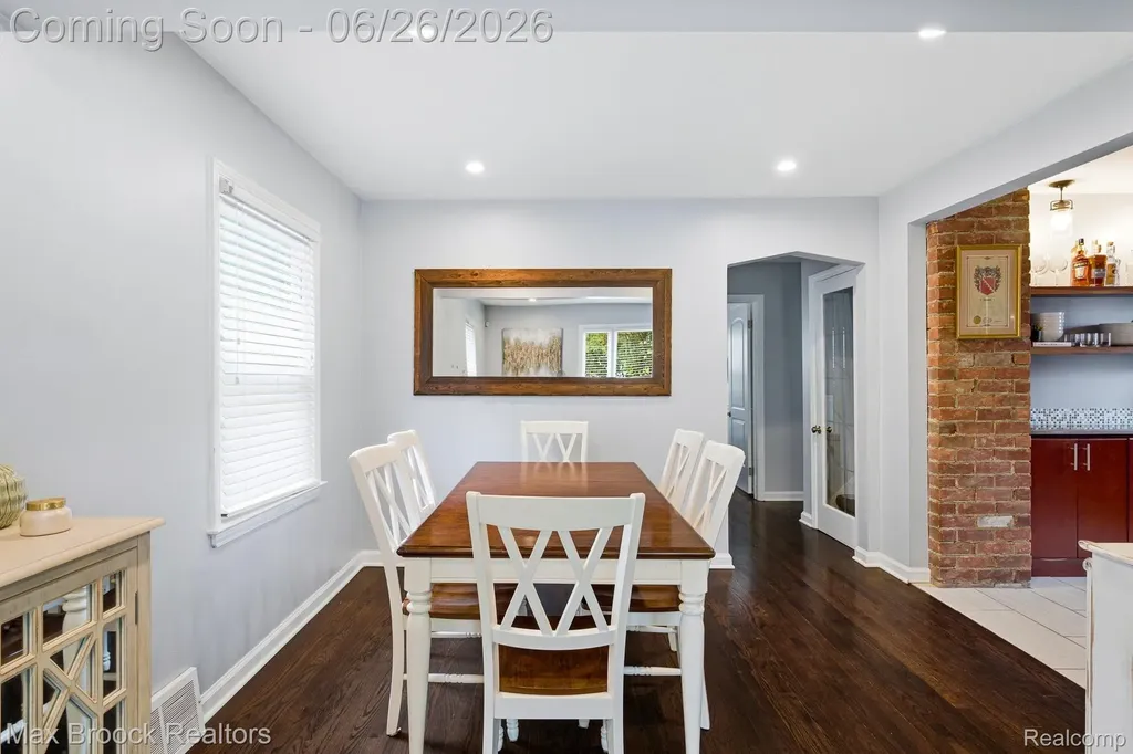 618 S Gainsborough Avenue Royal Oak City MI 48067