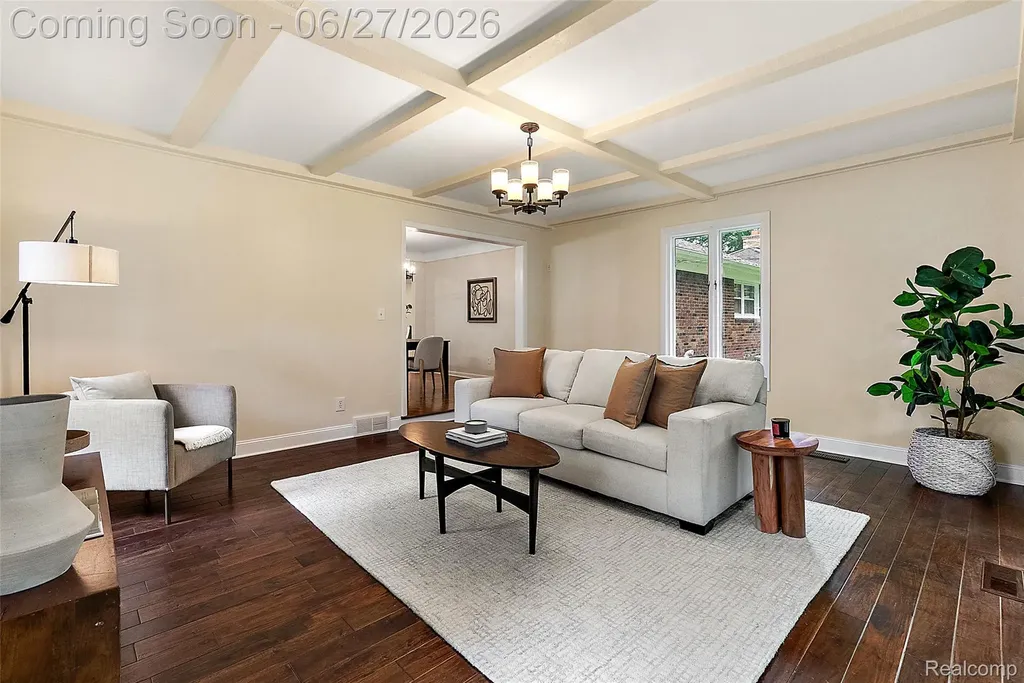 21235 River Road Grosse Pointe Woods City MI 48236