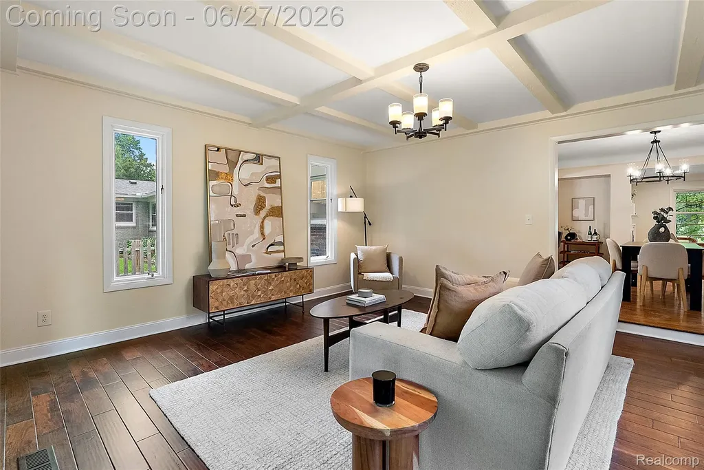 21235 River Road Grosse Pointe Woods City MI 48236