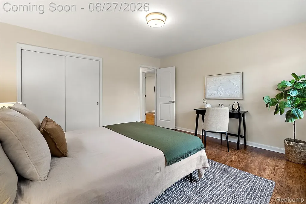 21235 River Road Grosse Pointe Woods City MI 48236