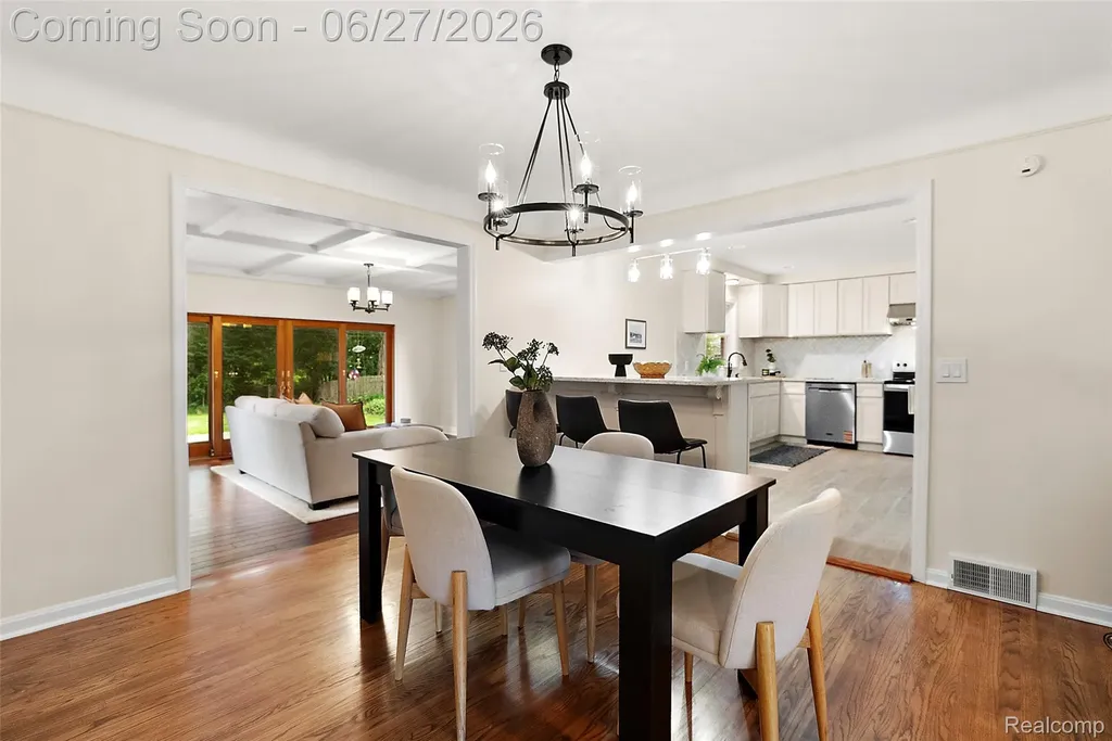 21235 River Road Grosse Pointe Woods City MI 48236