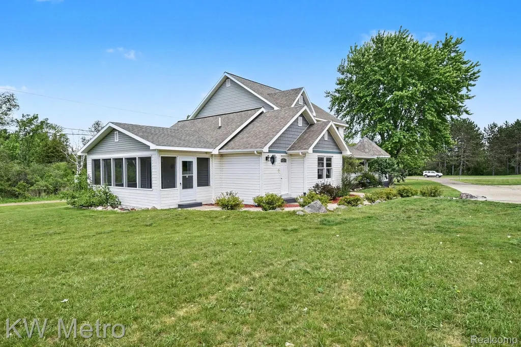 2682 E Haskell Lake Road Frost Township MI 48625
